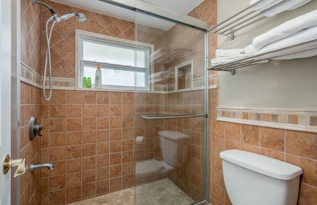 Great 6BR for All Ages/Heated Pool 5 Min to Beach by RedAwning - Foto 36