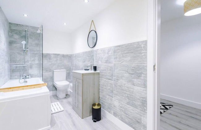 Old Trafford Two-bedroom Stay by Belvilla - Photo 16