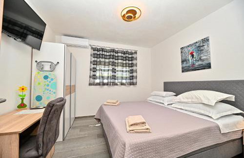 Holiday house Sara with heated pool - Photo 28