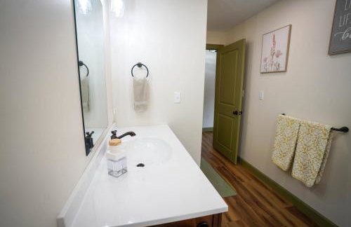 Historic Sears River Home (Main Level) on 10 Acres - Foto 52