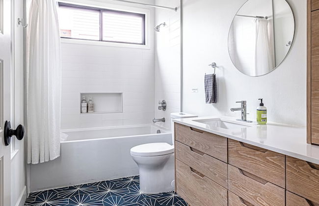 Rooftop Deck 5 Mins to Downtown - Photo 23