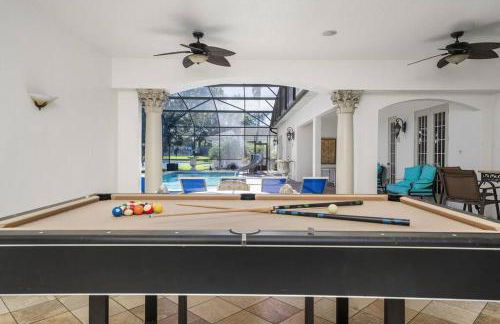 BRAND NEW! Lakefront 9BR Pool Hot Tub Outdoor Kitchen BBQ Theater 2 miles Disney - Foto 59