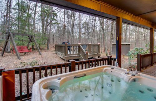 Hot Tub and Fire Pit Wooded Cabin Near DeSoto Park! - Foto 24
