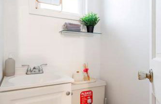 Entire 3bdr home w/parking, backyard, FirePit, BBQ - Foto 18