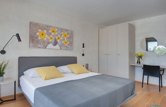 Villa in Vodnjan With Garden - Photo 4