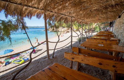 Beachfront Apartments Vala with a swimming pool - Photo 18