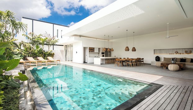 Spectacular 4BR Villa, 400m to Beachfront Elegance - Foto 2, Exterior