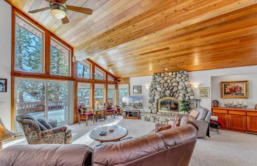 Handcrafted Tahoe Retreat Walk to Beach & Ski - Foto 1