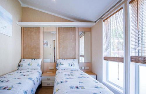 Manor 5 Lodge - 2 Bedroom Lodge - Pendine - Photo 40