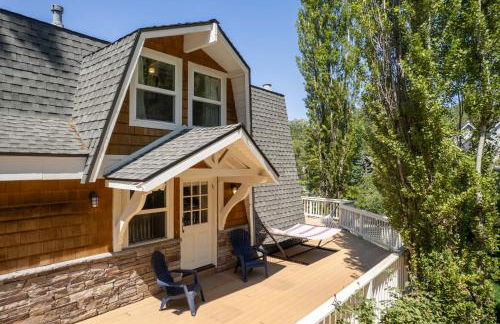 Scout's Lakehouse Retreat by Colby & Conrad - Foto 38