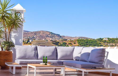 Penthouse 17A, Frigiliana 2 bedroom, Pool, Large Terrace and Amazing views in the center of Frigiliana HansOnHoliday Rentals - Photo 16