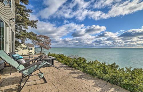 East Tawas Home with Patio, Lake Huron On-Site - Foto 30