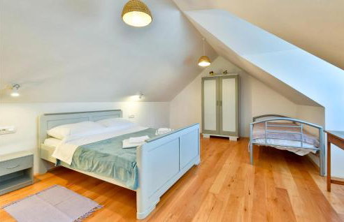 Awesome Home In Breznicki Hum - Foto 9