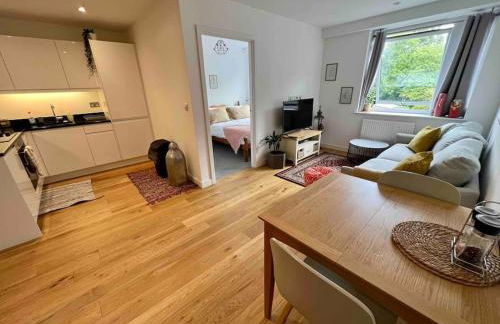 BeeStay - Cosy 1 bed flat in the heart of Cheadle Hulme - Photo 15