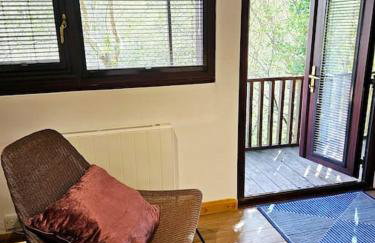 Treetops Lodge, private Cornish hideaway, parking, garden - Foto 24