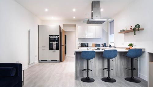 Modern Central Apartment Huntly - Photo 3