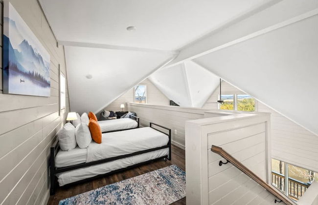 NEW Lake View Indoor Pool Sleeps 14 Hot Tub - Foto 20