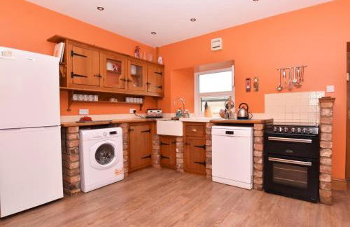 4 Bed in Whaley Bridge oc-pk535 - Photo 4
