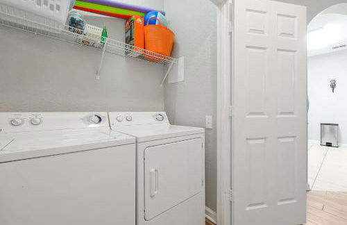 Spring Break Awaits Disney Close Pool Slides Fun - Foto 24