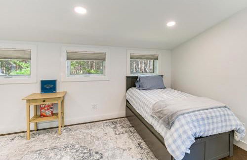 Waterfront Roque Bluffs Hideaway with Private Beach - Photo 16