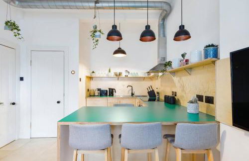 The Plywood Flat, Modern Style In A Traditional Tenement - Foto 2