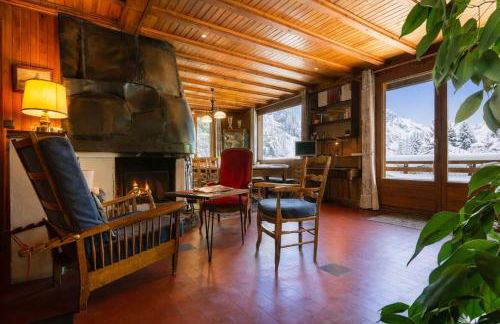 MontBlanc Alpine Ski & Sauna Retreat - Happy Rentals - Photo 10