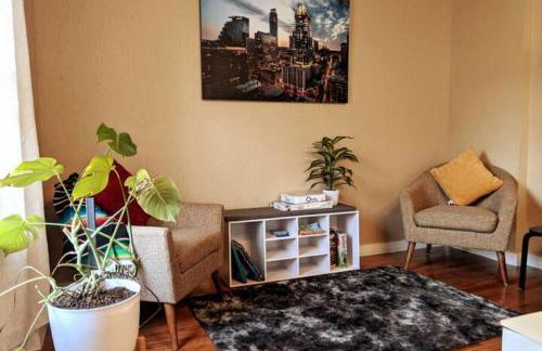 A Rare find - Bright, Warm, Charming Central Austin Home - Photo 17