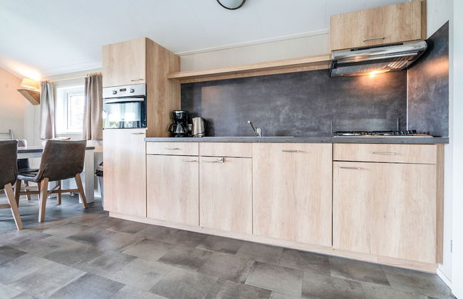 Glamping With Veranda Over Water - Photo 12