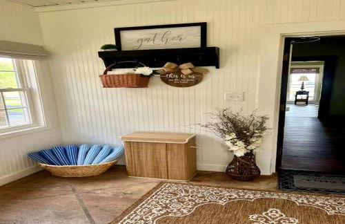 Classic Lakeside Estate Stay with Cozy Living Spaces & Outdoor Adventures in Kuttawa, Kentucky - Foto 27