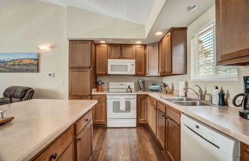 Crestview Place Family Home 2 Mins to UCCS Patio and BBQ - Foto 12