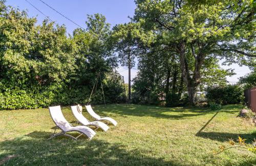 Stone House St Denis with Pool & Views - Foto 28