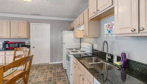 Relaxing home near Interstate - Foto 5