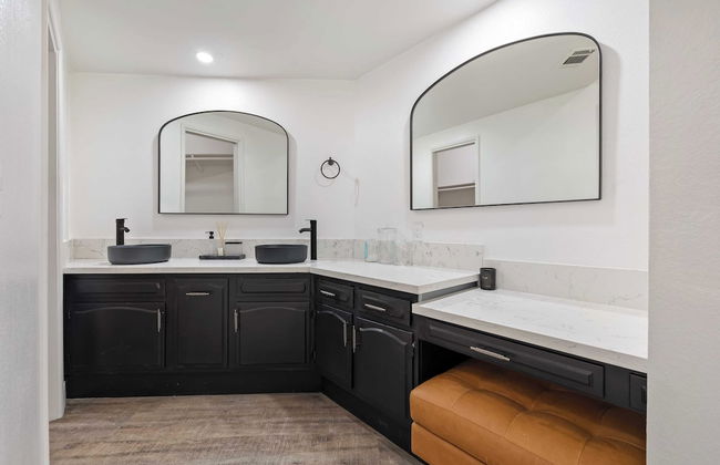 Golf Course-front Views, Pool+hot Tub, Patio Modern Edgy House by Avantstay - Foto 16