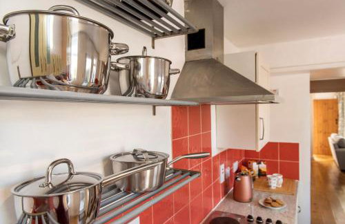 Drake Cottage with Hot tub - Photo 13