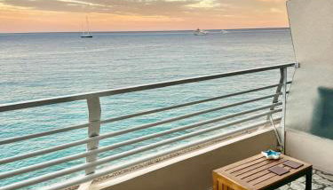 Casa Sud Menton Studio front de mer, terrasse plein soleil, vue panoramique et parking - Foto 2