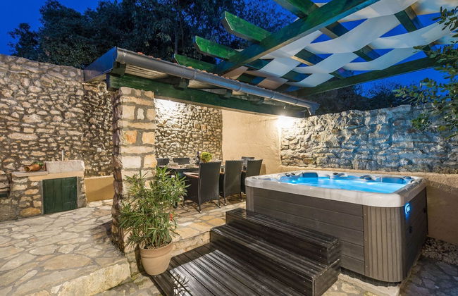 Pet-friendly Holiday Home in Sukošan with Hot Tub - Foto 18