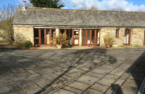 Re-imagined Stone Barns in the Country Near the Coast - Foto 3