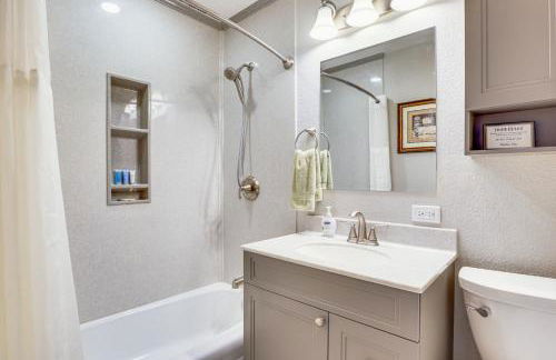 Waterfront Lake of the Ozarks Home with Private Dock - Foto 15