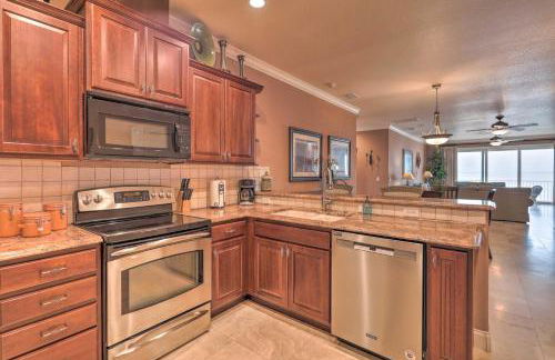 Riverfront Titusville Home with Pool and Pickleball! - Foto 8