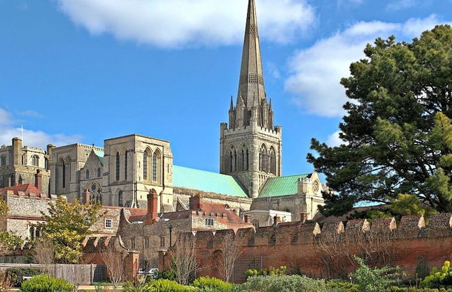 Coastal Retreat for 8 With Hot Tub - Walk to Beach - Foto 56