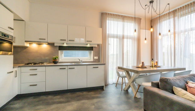 Fine Chalet near Water with Woodfired Hot Tub - Foto 5, Wohnzimmer