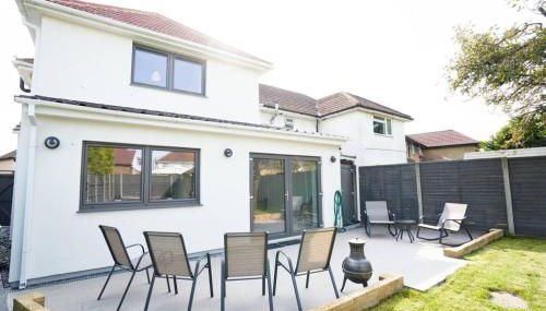 Home from home - 4 Double Bed House with Parking - Foto 2