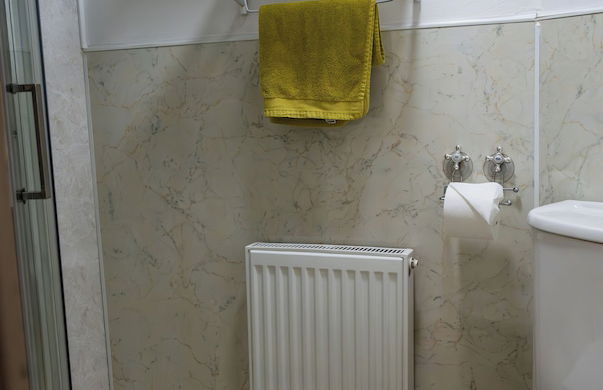 East Wing Apartment - Foto 22