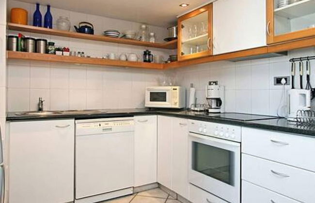 Holiday Apartment w Sea Views Pool CBT Suite - Photo 16