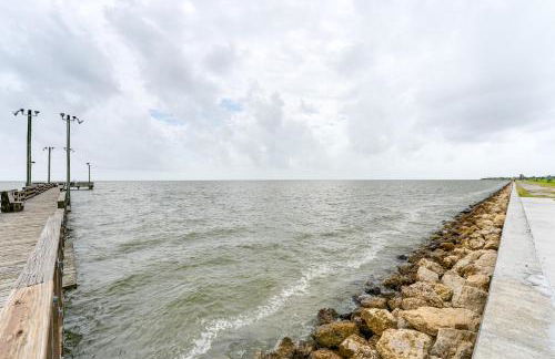 Walk to Boat Ramp Newly Remodeled Seadrift Home! - Foto 26