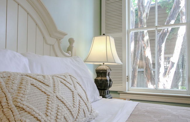 The Irish Bar near Bay Historic Savannah - Photo 10