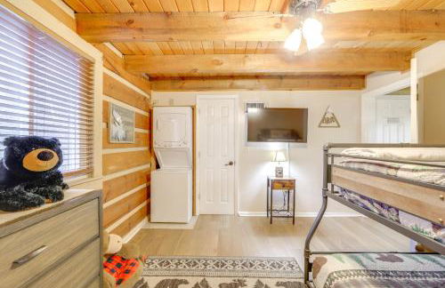 True Log Cabin with Game Room, Year-Round Views - Foto 15