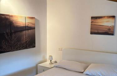 Attico Florian Vesio by Gardadomusmea - Foto 14