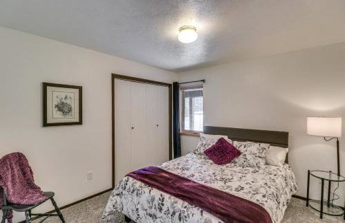 Deck and Mtn Views Libby Home on Golf Course! - Foto 21