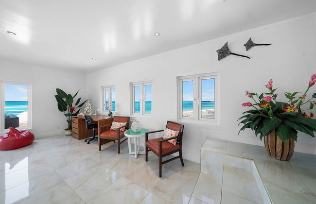 Modern, Stunning & Bright Central Beach Villa - Photo 7